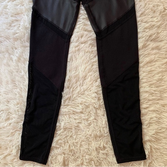 Alo Yoga Sheila Mesh Leggings Size Medium - Picture 5 of 13